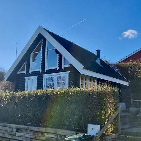 Holiday home Reizendes-balkenhaus-mit-uriger-atmosphaere Hejls
